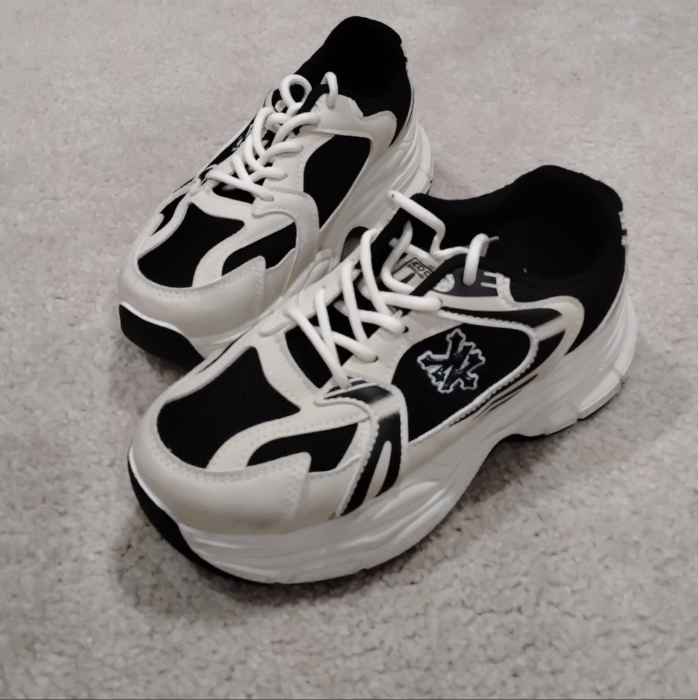 ZooYork Blossom Black and White Sneakers